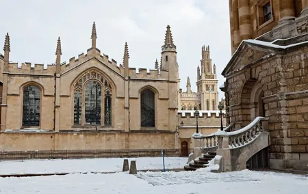 Enchanted Oxford: A Christmas Private Walking Tour