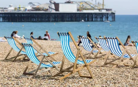 Self-Guided Scavenger Hunt: Brighton By The Sea