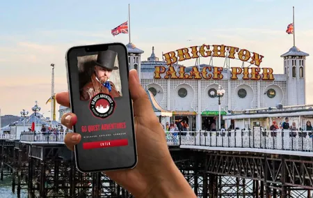 Brighton: Self Guided City Walk and Interactive Treasure Hunt