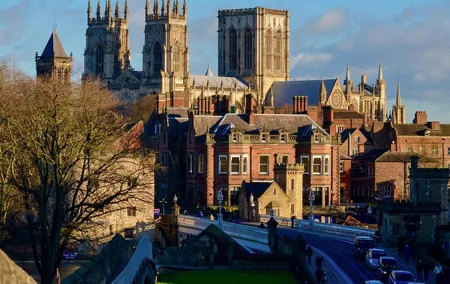 Private Walking Tour: York City Highlights and York Minster