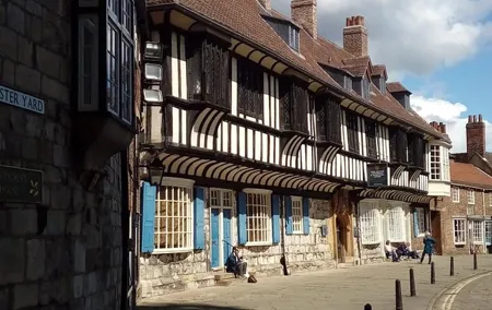 Dark Tales of York. Private ghost tours.
