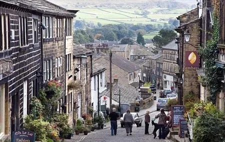 Bronte Country and Yorkshire Dales Private Day Trip from York