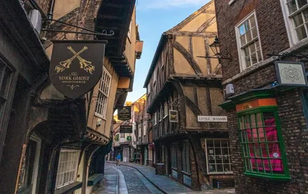 On the Beat: Murders, Crime & Mystery Private York Walking Tour