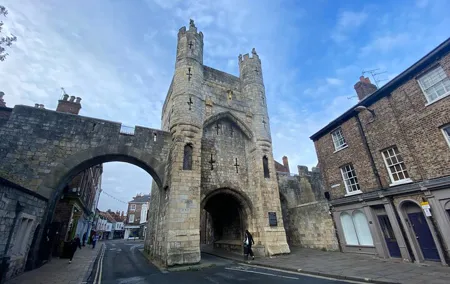York City Medieval Walls Private Walking Tour