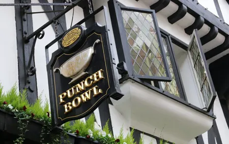 Historical Pub Walking Tour in York