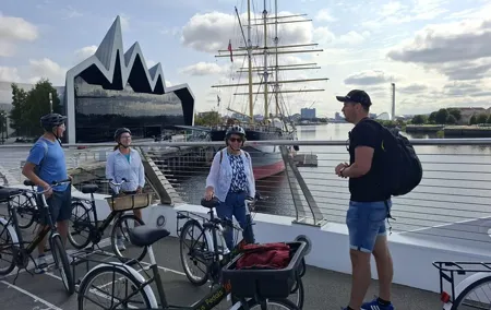 Fun Public Bike Tour in Glasgow