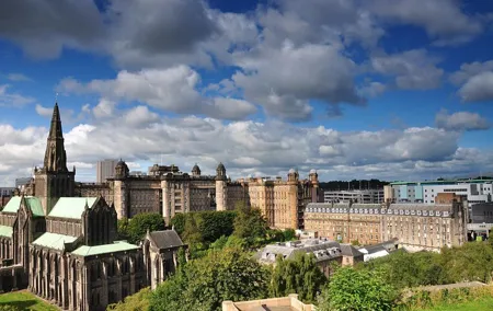 Private Glasgow Departure Transfer: Hotel / Accommodation to Airport
