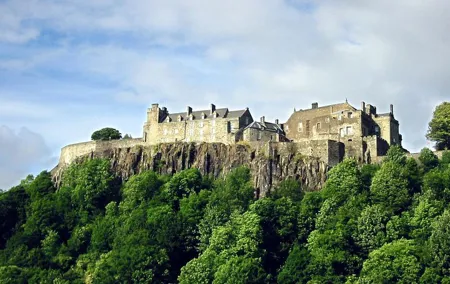 Stirling Castle & Loch Day Tour