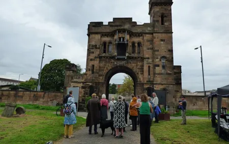 Southern Necropolis Tour with the Happy Reaper