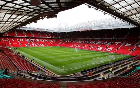 Feel the Atmosphere at the Iconic Old Trafford – Man United Live!