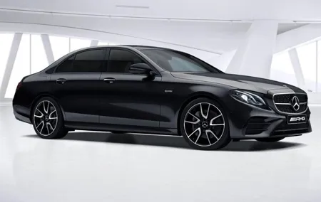 Arrival Private Transfer: Manchester Airport MAN to Manchester in Business Car