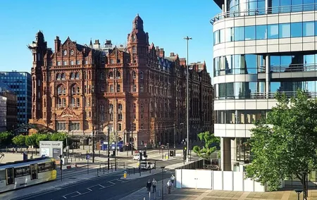 Historic Manchester: Exclusive Private Tour with a Local