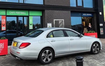 Manchester to Cheshire Oaks Taxi Tour Day Trip