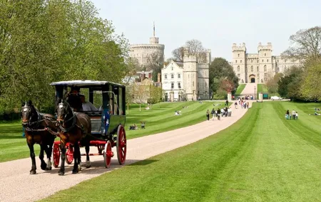 Stonehenge, Windsor Castle and Bath Full Day Guided Tour