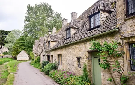 Cotswolds Villages and Oxford Full Day Tour from London