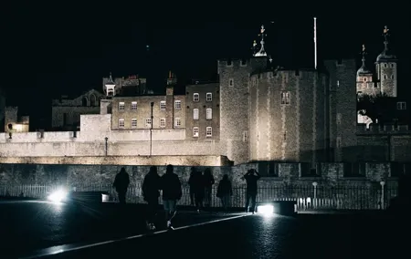 Ghost, Ghouls and Gallows Tour : Guided Tour with Boat Ride