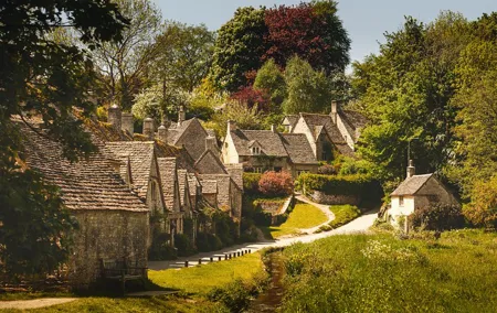 Oxford and Traditional Cotswolds Villages Small-Group Day Tour from London