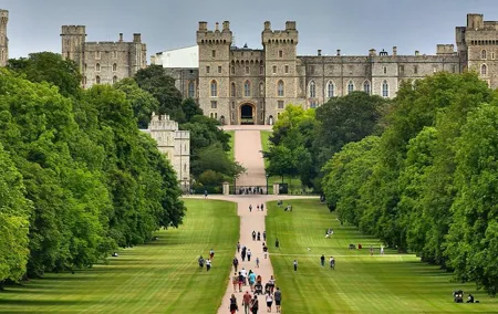 Windsor Castle Half Day Trip from London by Luxury Coach