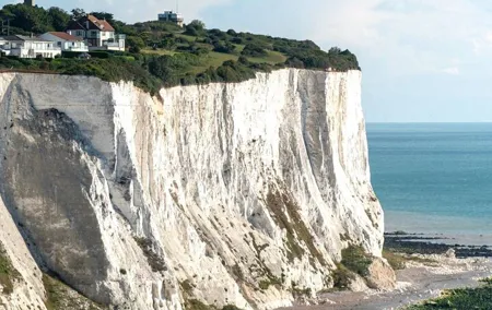 Canterbury Cathedral, Dover Castle & White Cliffs Guided Day Tour from London