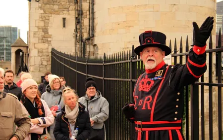 Tower of London & Crown Jewels Tour with Beefeater Meet & Greet