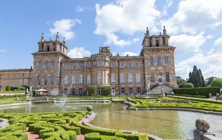 Downton Abbey Village, Blenheim Palace and Cotswolds Day Trip from London