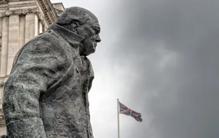 WW2 London Walking Tour & Churchill War Rooms Entrance Ticket