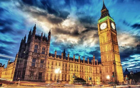 London by Night Sightseeing Open Top Bus Tour with Live Guide