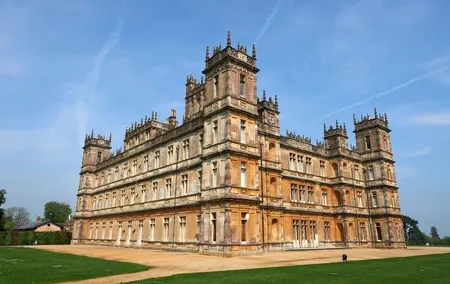 Downton Abbey and Village Coach Tour from London with Highclere