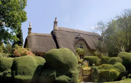 Private Day Tour from London - Stonehenge, Bath & Cotswolds