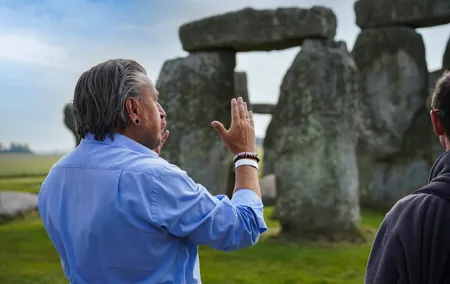 Small-Group Day Trip to Stonehenge, Bath and Windsor from London