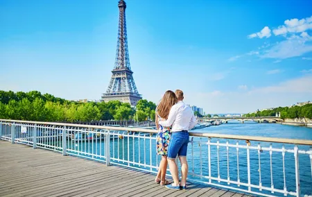 Day Trip to Paris with Eiffel Tower, Notre Dame and Louvre Museum