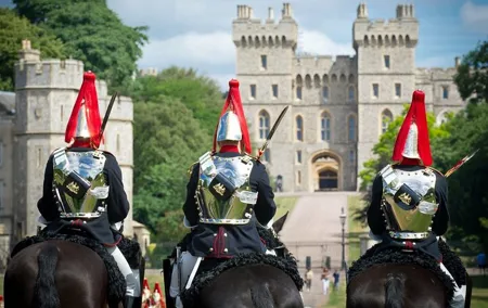 Royal Windsor Afternoon Tour from London