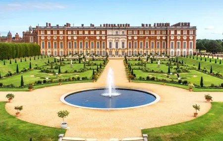 Hampton Court Palace Half Day Trip from London with Tickets