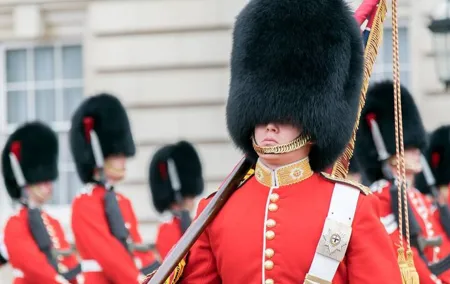 London Full Day Sightseeing Tour with London Eye & Snack Pack