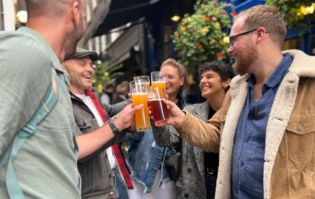 Royal Historic Pubs Walking Guided Tour in London