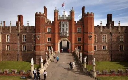 Private Guided Tour of Hampton Court Palace
