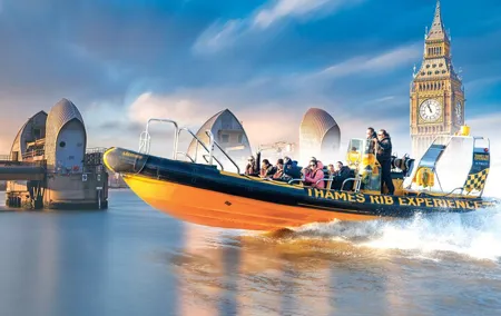 Speedboat Cruise Tour: Embankment OR Westminster Pier -70 minutes
