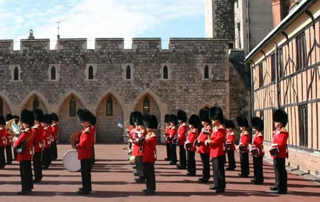 Private Archaeologist Led Stonehenge & Windsor Castle Tour