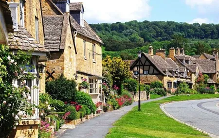 From London: Cotswolds Guided Trip Including Bourton-on-the-Water