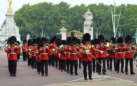 Changing of the Guard Walking Tour