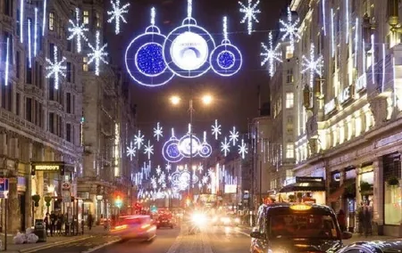 Magical Christmas Lights in London: Private Black Cab Tour