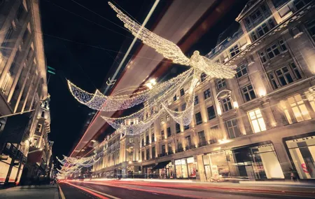 London Christmas Lights Tour by Vintage Double-Decker Bus