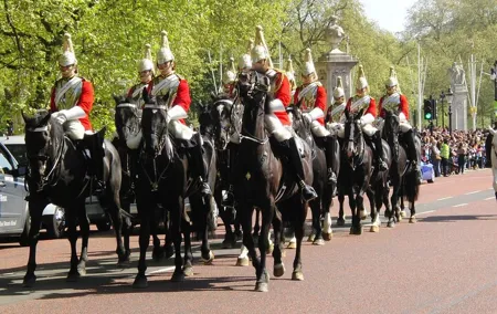 Full Day London Private Tour with Admission to Iconic Landmarks