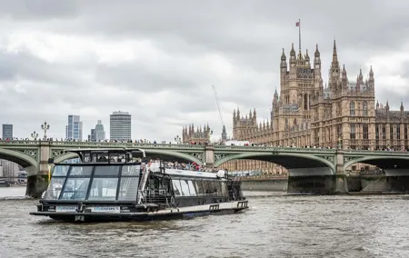 Westminster Walking Tour, River Cruise & Tower of London Entry