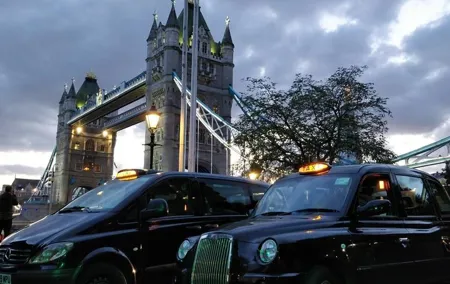 Private 2-Hour Night Tour of London in an Iconic Black Cab