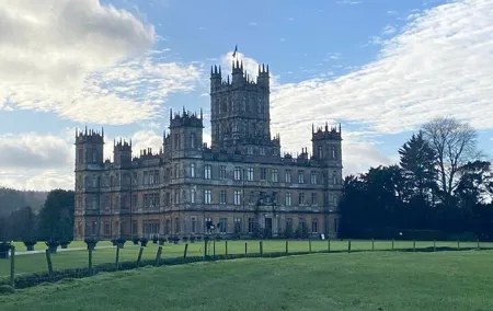 Private Transfer from London to Southampton via Highclere Castle