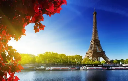 Paris by Rail with Sightseeing Bus and River Cruise