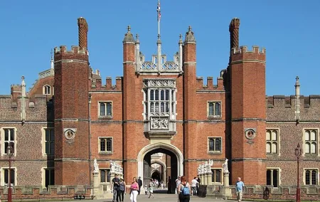 Private Half-Day Tour of Hampton Court