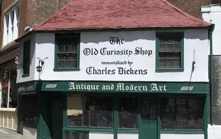 London's Hidden Gems and Secret History Private Guided Tour
