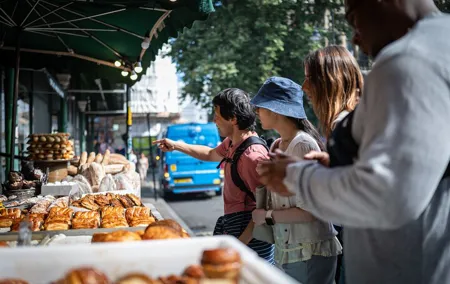 Eat British foods & See Thirty Top sights